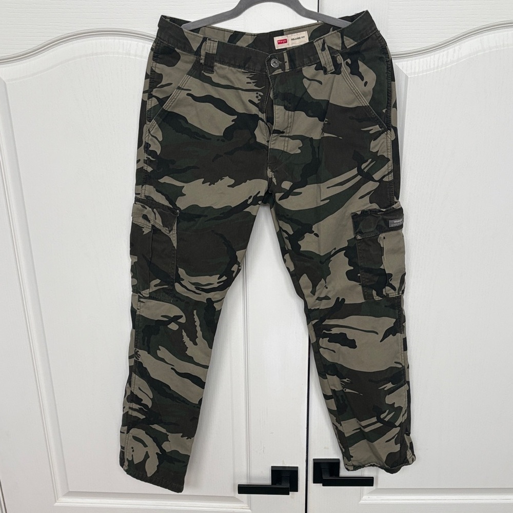 Wrangler Men's Camouflage Cargo Pants - Olive & Black